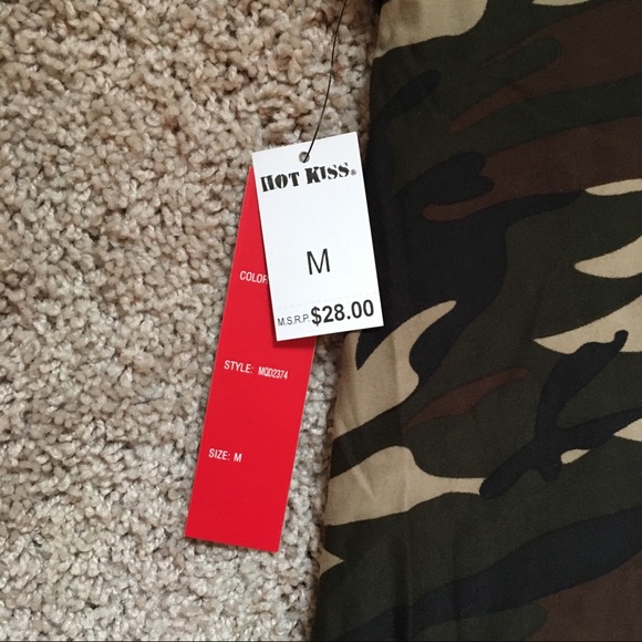 Open shoulder dress - Picture 3 of 4